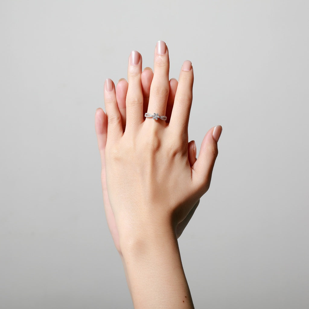 Aurora Cincin Emas 18K - Daisy 00006