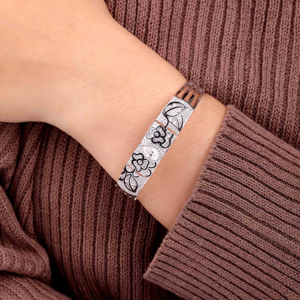 Aurora Gelang Emas 18K - Flower Tattoo 0003