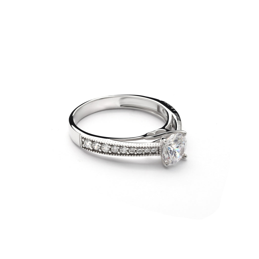 Aurora Cincin Emas 18K - Cherise 31
