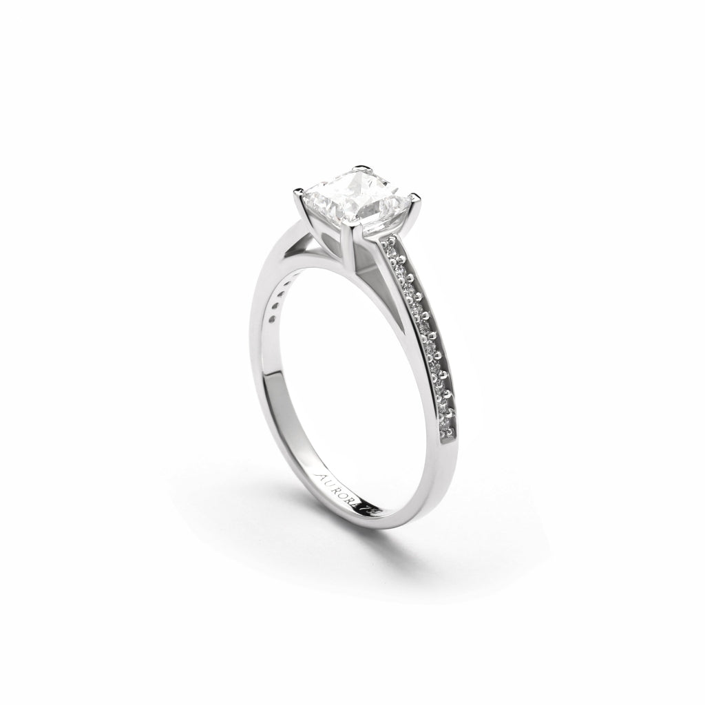 Aurora Cincin Emas 18K - Cherise 30