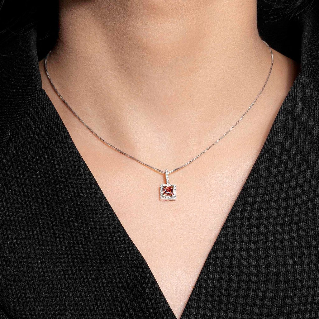 Aurora Gold - Liontin Emas 18K - Qara Pendant - Moonlight Vibrant